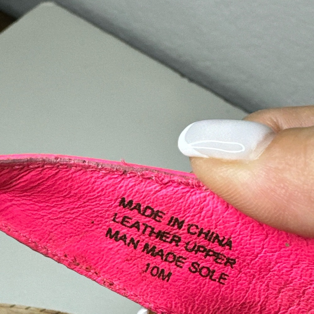 Lilly Pulitzer Neon Pink Leather Thong Sandals Size 10M - Picture 3 of 5